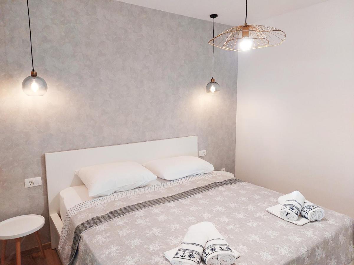 Luxury Sea View Apartment Jesenice  Dış mekan fotoğraf