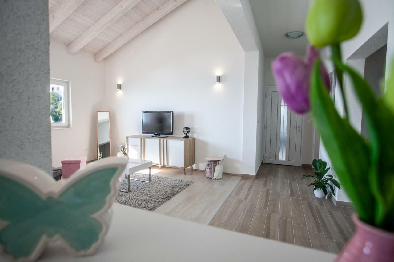 Luxury Sea View Apartment Jesenice  Dış mekan fotoğraf