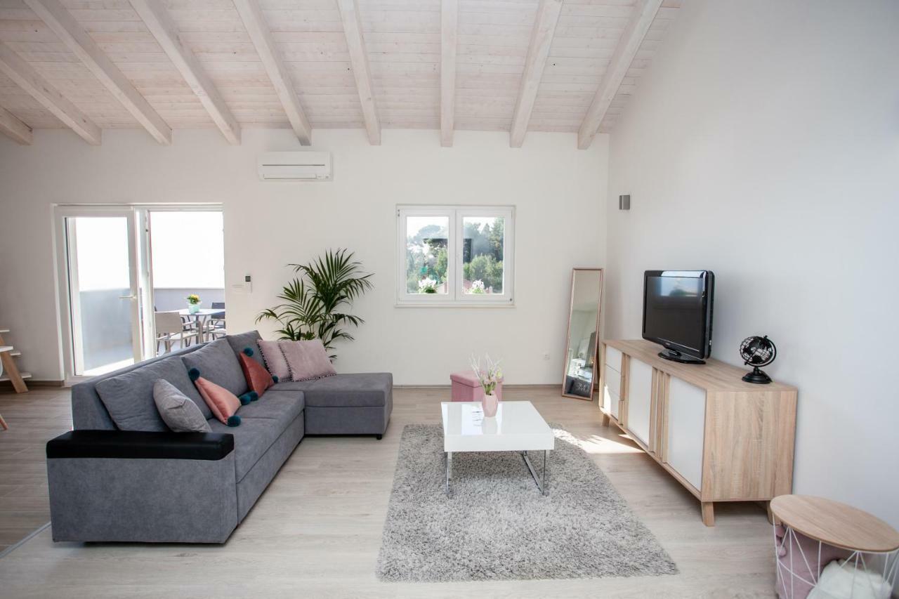 Luxury Sea View Apartment Jesenice  Dış mekan fotoğraf